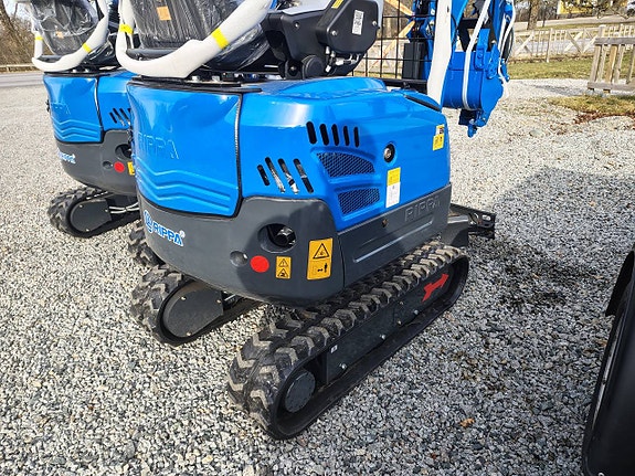 Rippa R15 minigrävare – Kubota – 5 redskap + tumme ingår 4 of 7