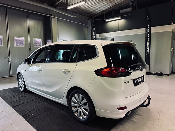 Opel Zafira Tourer 4 of 26