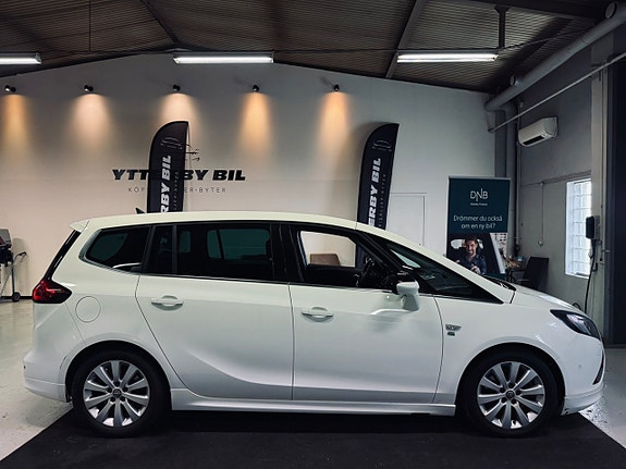 Opel Zafira Tourer 2 of 26