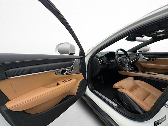 Volvo V90 Cross Country 12 of 30