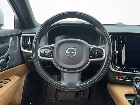 Volvo V90 Cross Country 17 of 30
