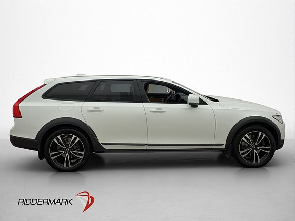 Volvo V90 Cross Country 9 of 30