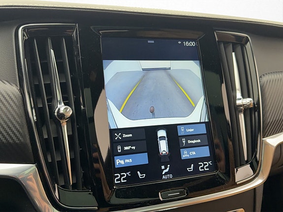 Volvo V90 Cross Country 24 of 30