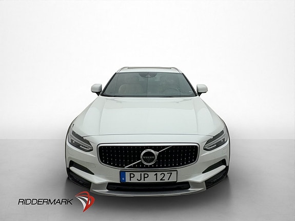 Volvo V90 Cross Country 2 of 30