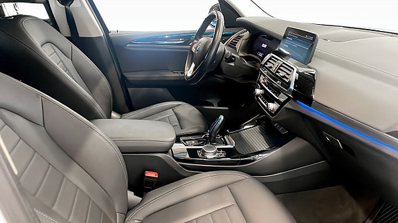 BMW iX3 3 of 12