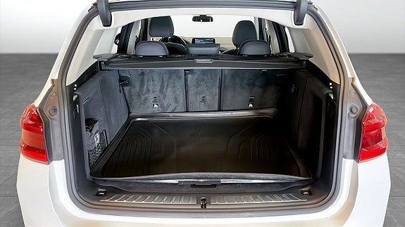 BMW iX3 10 of 12
