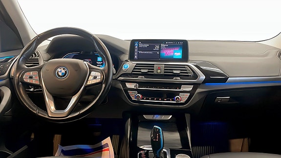 BMW iX3 4 of 12