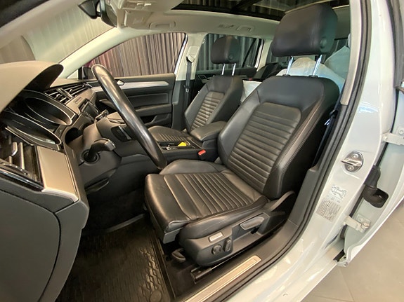 Volkswagen Passat 7 of 30