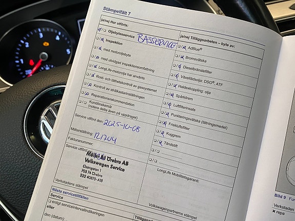 Volkswagen Passat 23 of 30