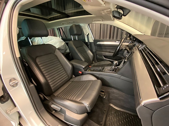 Volkswagen Passat 8 of 30