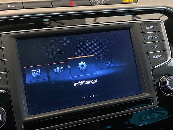 Volkswagen Passat 13 of 30