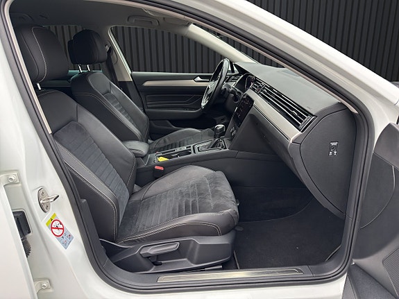 Volkswagen Passat 12 of 21