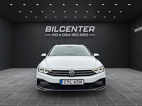 Volkswagen Passat 2 of 21