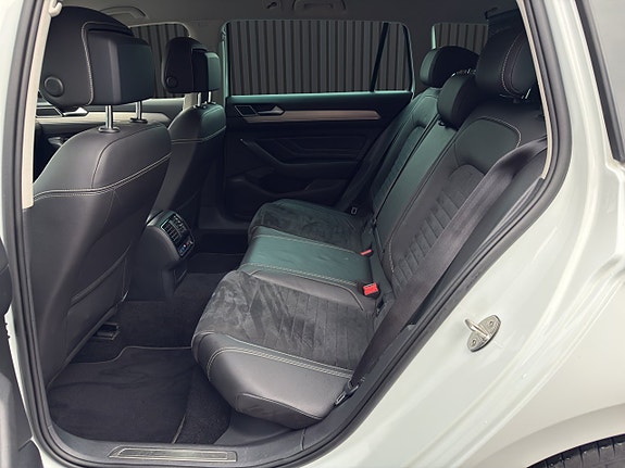 Volkswagen Passat 14 of 21