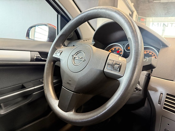 Opel Astra 16 of 20