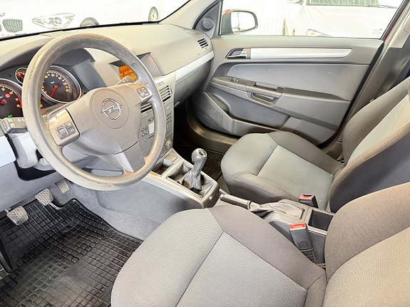Opel Astra 10 of 20
