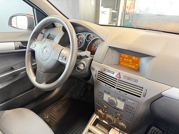 Opel Astra 15 of 20