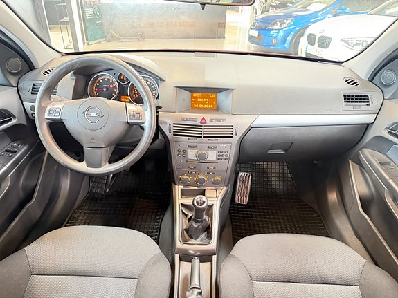 Opel Astra 13 of 20