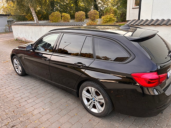 BMW 318d 2 of 6