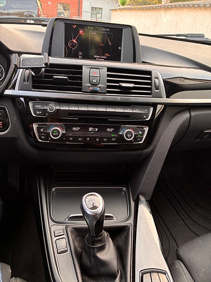 BMW 318d 6 of 6