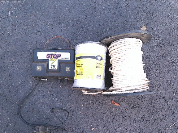 Product image 1 of 3