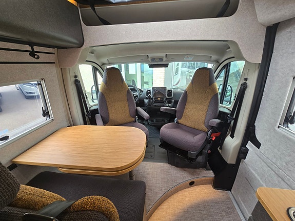 Hymer Redwood 600 Explorer 3 of 11