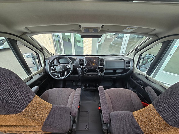 Hymer Redwood 600 Explorer 10 of 11