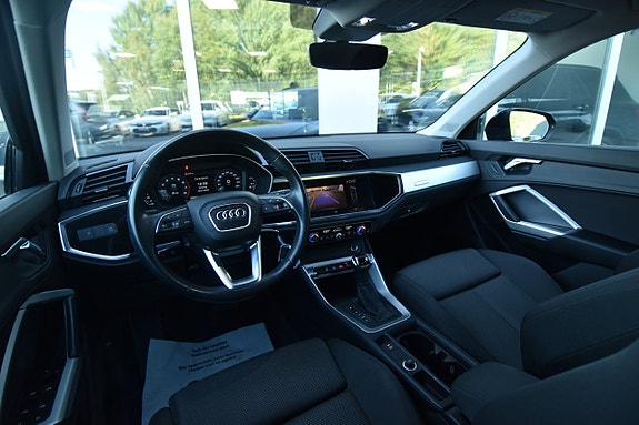Audi Q3 14 of 26
