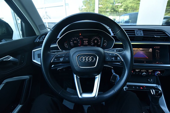 Audi Q3 15 of 26