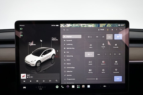 Tesla Model Y 18 of 25