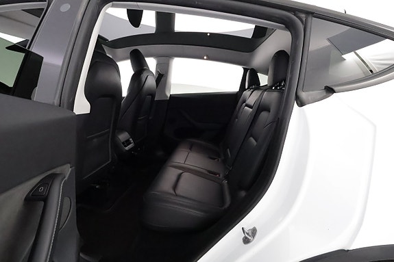 Tesla Model Y 12 of 25