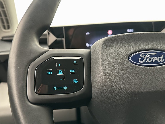 Ford Explorer 17 of 30