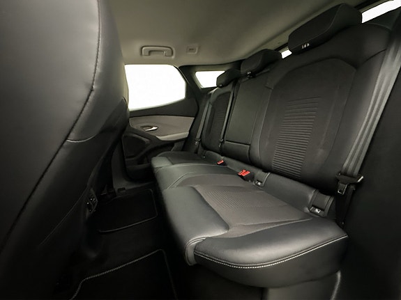 Ford Explorer 27 of 30