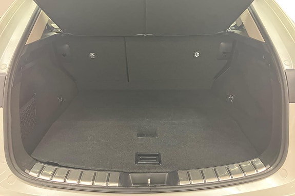 Lexus NX350h 16 of 21