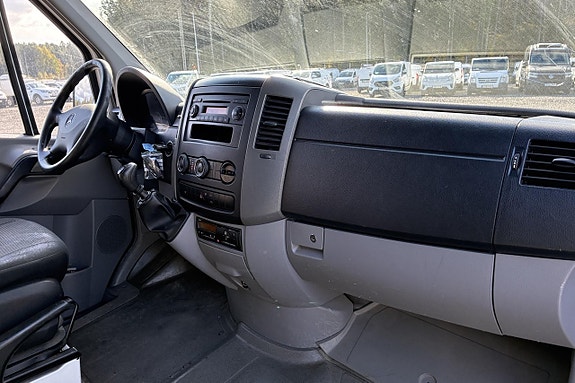 Mercedes Sprinter 516 CDI 21 of 27