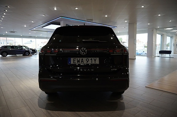 Volkswagen Tiguan 4 of 11