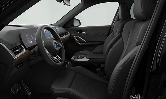 BMW iX1 3 of 3