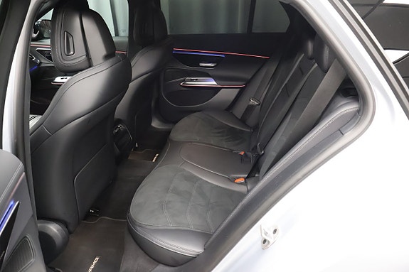 Mercedes-Benz E300 e 11 of 25