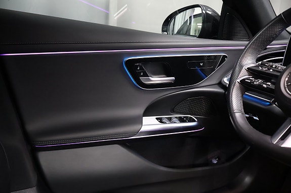 Mercedes-Benz E300 e 15 of 25