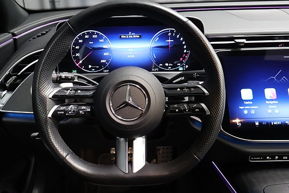 Mercedes-Benz E300 e 17 of 25