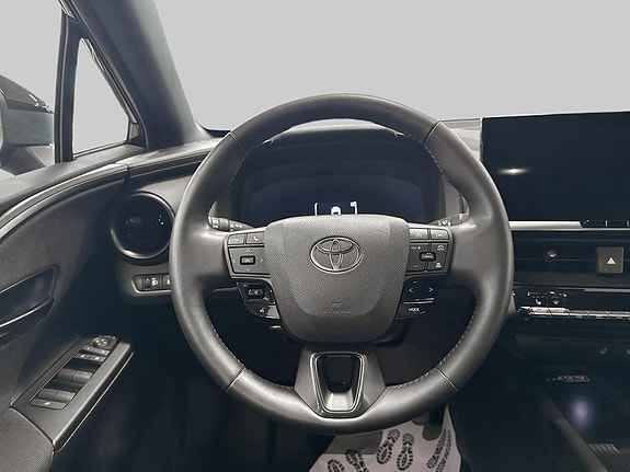 Toyota C-HR 10 of 11