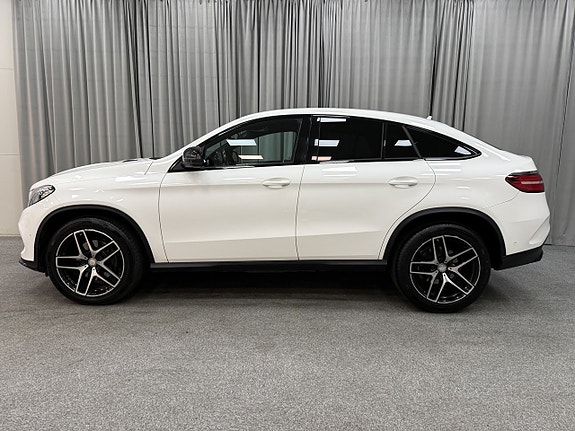 Mercedes-Benz GLE350 d 2 of 17