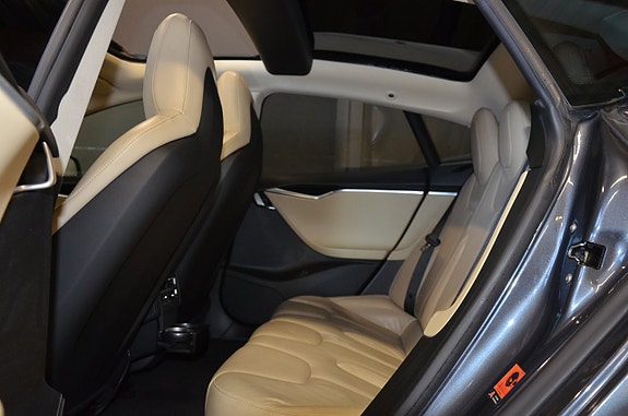 TESLA MODEL S 85D 423ch 4X4 - TOIT PANORAMIQUE - CUIR - GPS - RÉGULATEUR ADAPTATIF