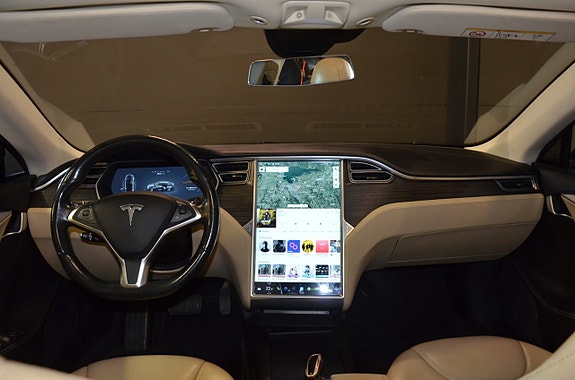 TESLA MODEL S 85D 423ch 4X4 - TOIT PANORAMIQUE - CUIR - GPS - RÉGULATEUR ADAPTATIF