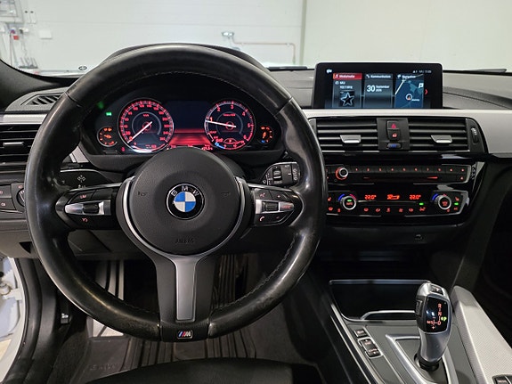 BMW 320 4 of 30