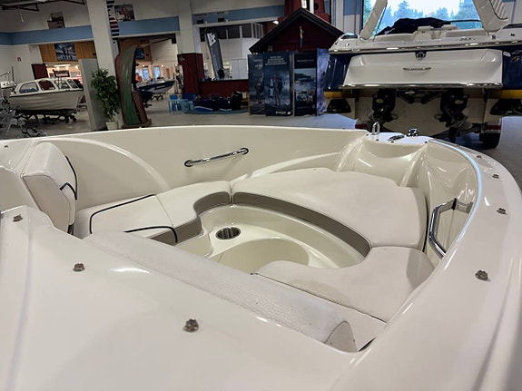 Larson LX 710 Mercruiser 3,0 MPI 8 of 9