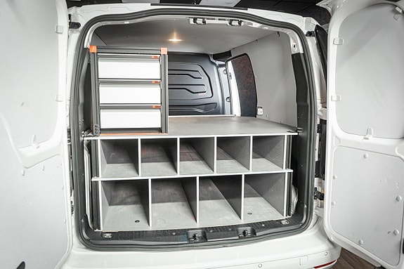 Volkswagen Caddy Maxi 13 of 26