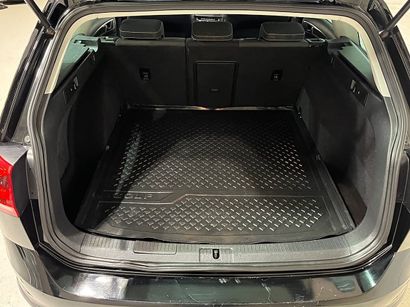 Volkswagen Golf Alltrack 11 of 22
