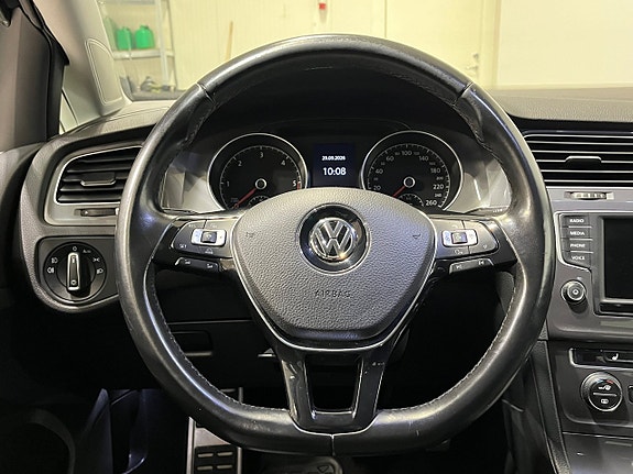 Volkswagen Golf Alltrack 14 of 22