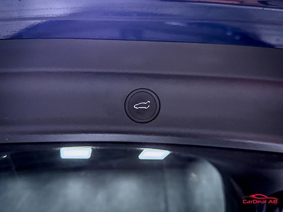 Tesla Model Y 18 of 29